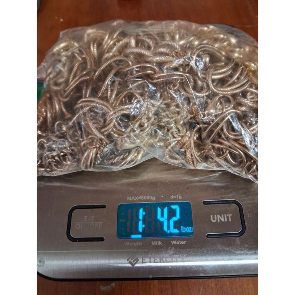 Chunky golden chains bundle over a lb